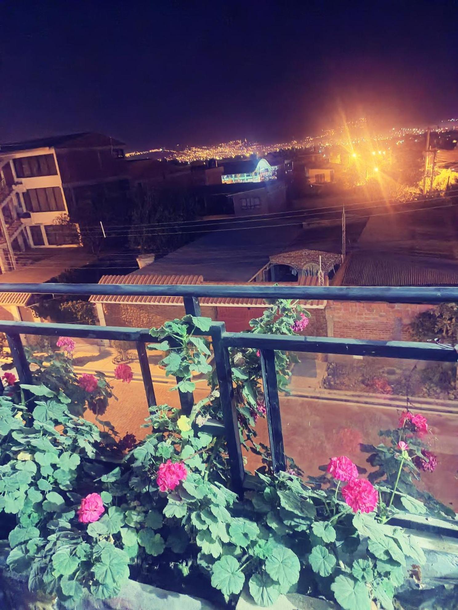 コチャバンバ Casa Qura Quraホステル エクステリア 写真